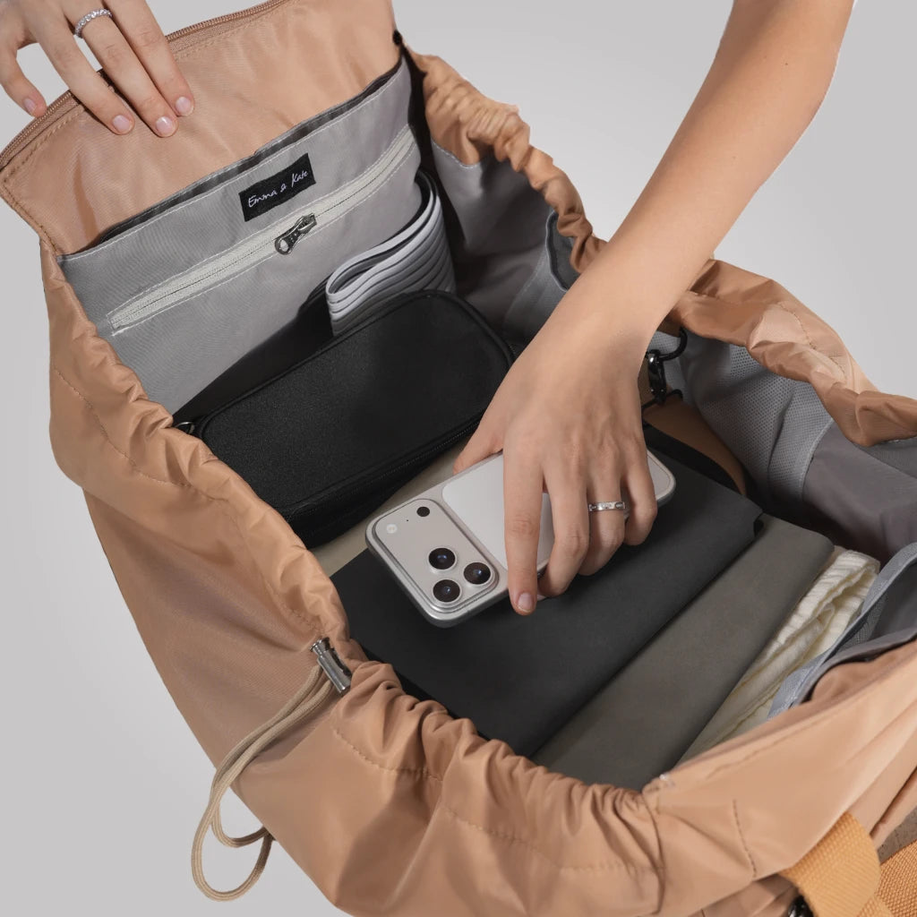 Emma & Kate Everyday Bag 2.0 fully open with VistaExpandable™ system – easy organization and visibility